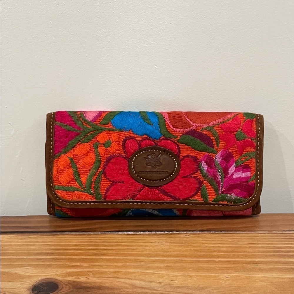 Artisan Handmade Guatemala Embroidered Trifold Wallet